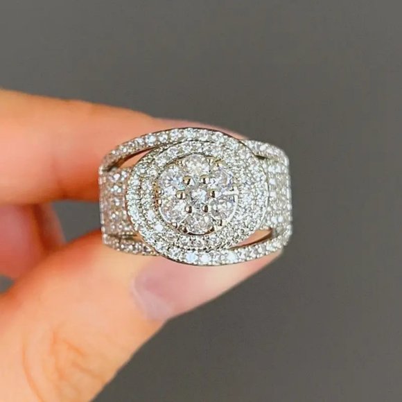 Engagement Ring Inlaid Shiny Zircon Elegant Wedding Band Ring - Picture 5 of 5